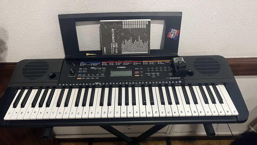 Piano Yamaha YPT-260