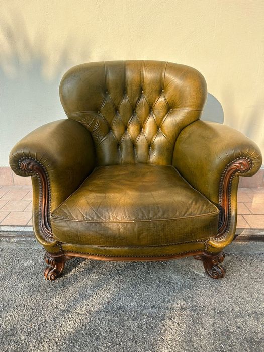 Крісло з натуральної шкіри