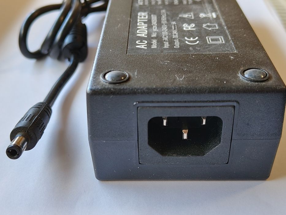 Zasilacz 24V 5A DC plus w środku