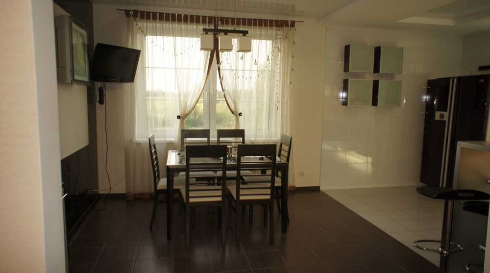 Оренда гарного будинку-котеджу на березі Дніпра, с. Кедина гора