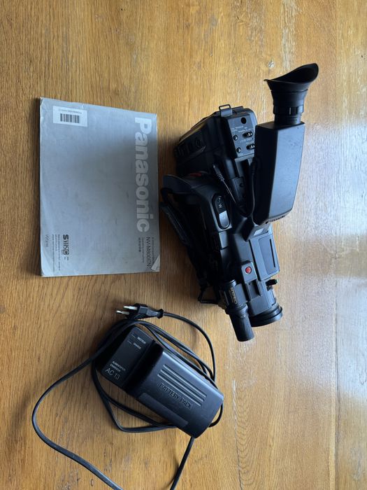 Kamera Panasonic M800 S VHS C625