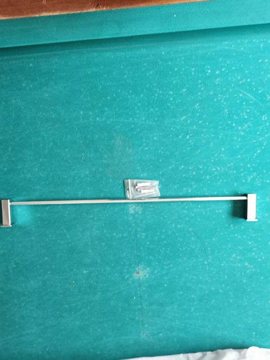 Toalheiro 60 cm - Novo