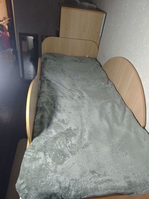 Продам детскую 2-х этажную спальню