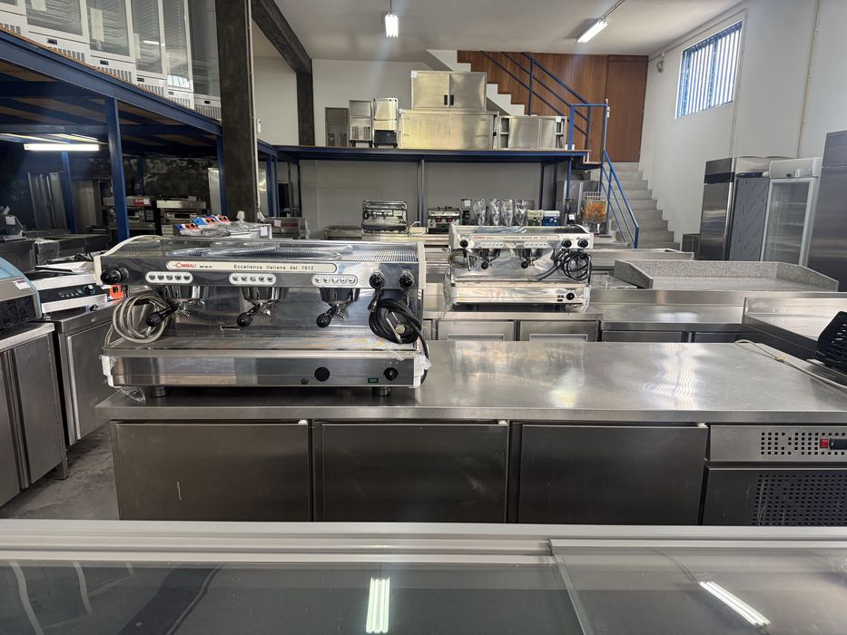 Maquina café industrial La cimbaly M27 três grupos
