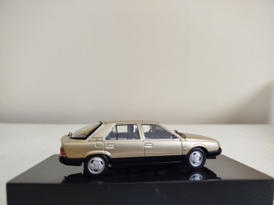 Miniatura Renault 25 Nova 1/43
