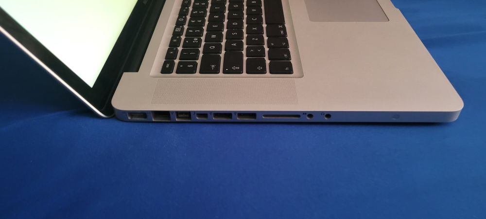 MacBook pro 2011 opis!