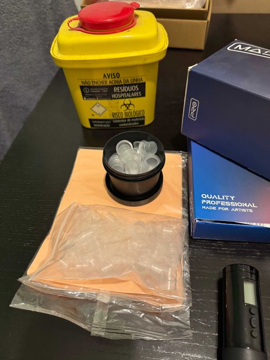 Materiais de tatuagem (Agulhas de Tatuagem + Consumíveis)