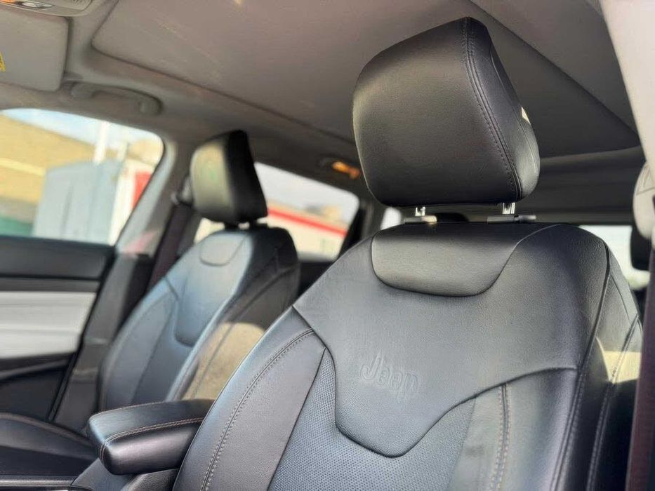 Jeep Compass      2021