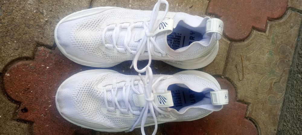 Кросівки Under Armour 42,5 розмір