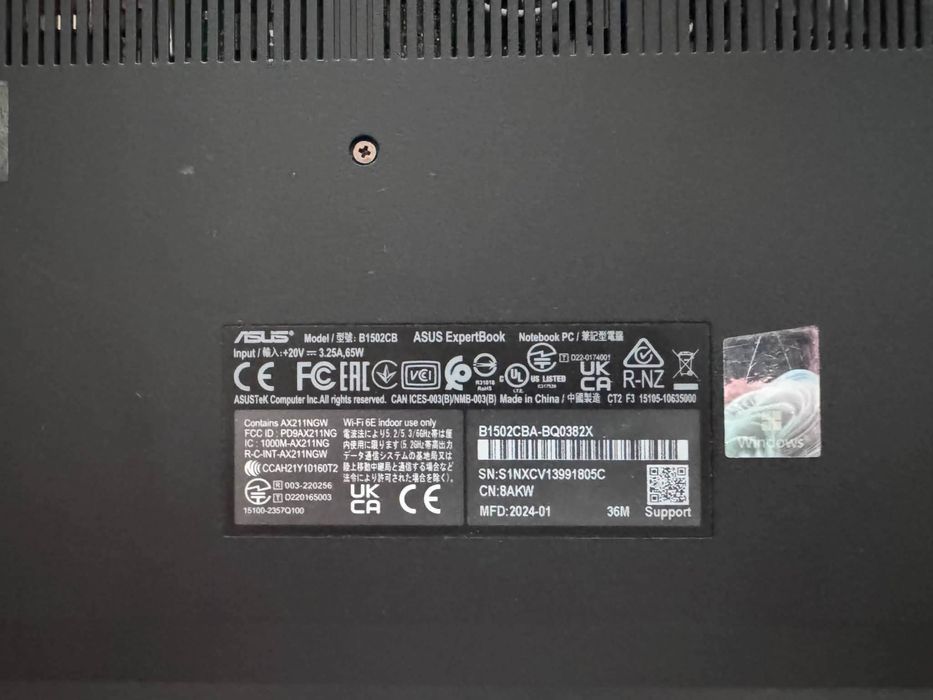 Laptop Asus z oryginalną ładowarką DELL