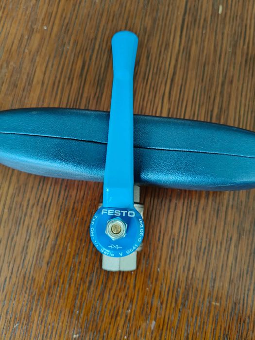 Zawór powietrza Festo QH-1/4 serie V9541    30 bar