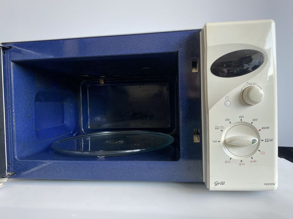 Мікрохвильовка Samsung CE2727N, Grill, 2400W