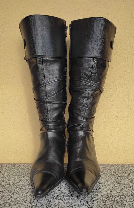 Botas de senhora em pele nº35
