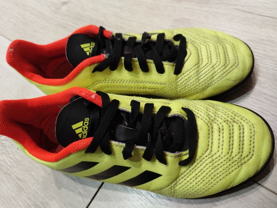 Turfy Adidas Predator 33.5