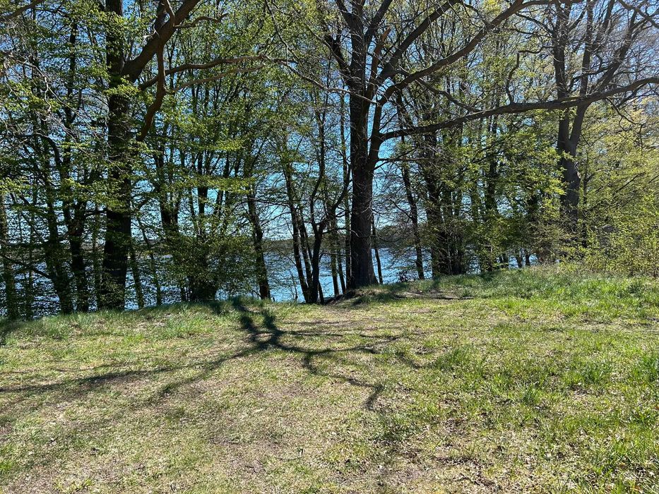 Działka budowlana nad jeziorem
