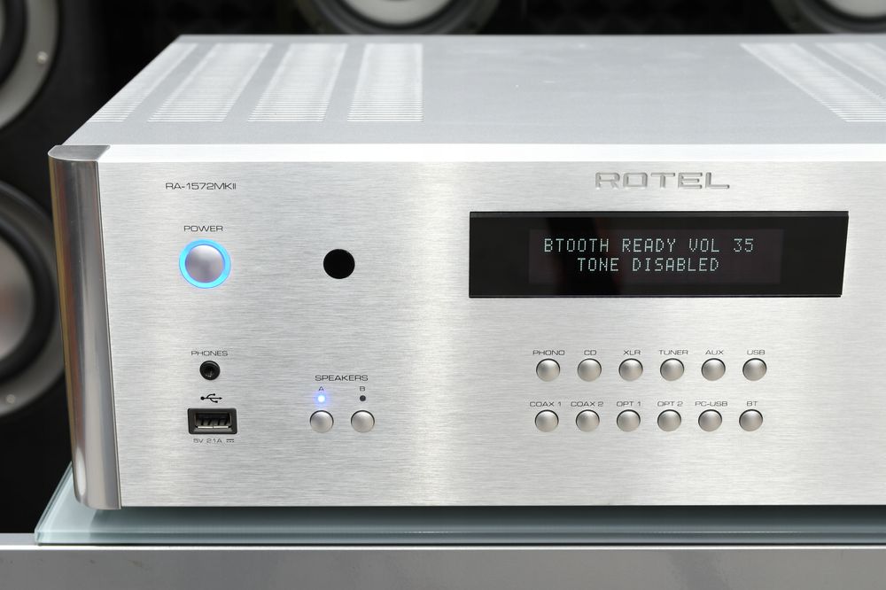 Zadbany wzmacniacz stereo Rotel RA-1572MKII Zestaw w doskonałym stanie