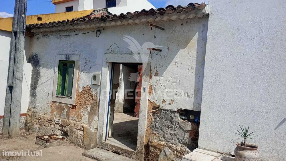 Moradia antiga para remodelar
