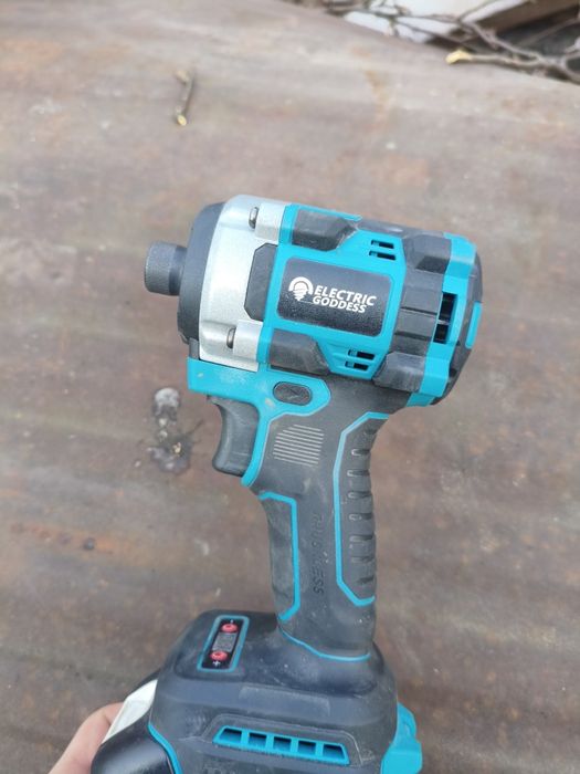 Zakrętarka  na akumołatory makita