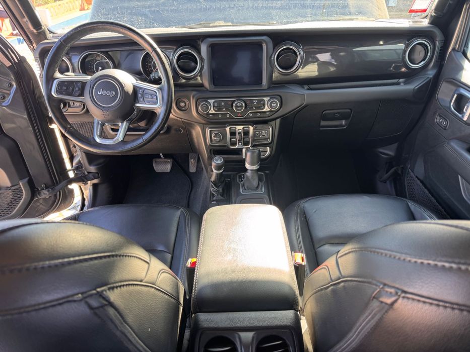 Jeep Wrangler Unlimited 3.6 V6 Automático | Fev. 2021 | 48.000