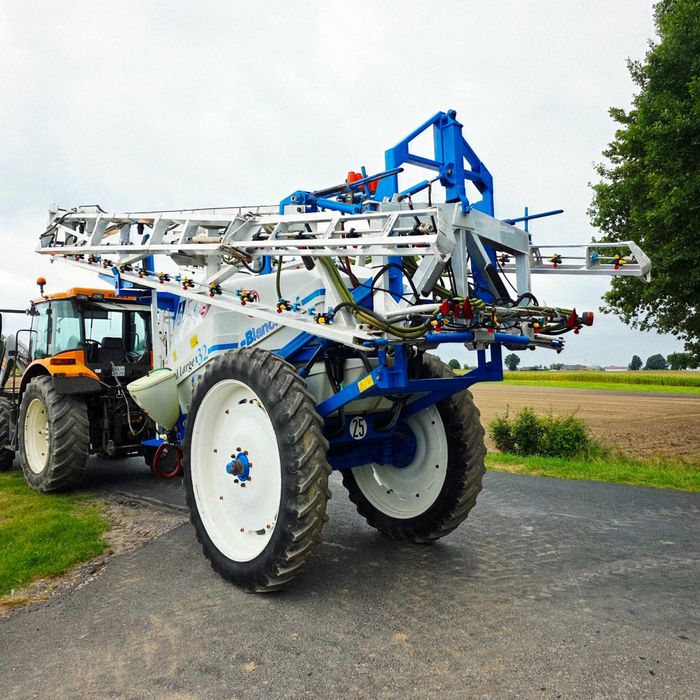 Opryskiwacz Kuhn Grand Large 3200l 28/27/24m, 7sekcji jaskółki