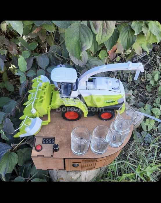 Наливатор "Комбайнер-СИЛУСНИК" під 4 чарки