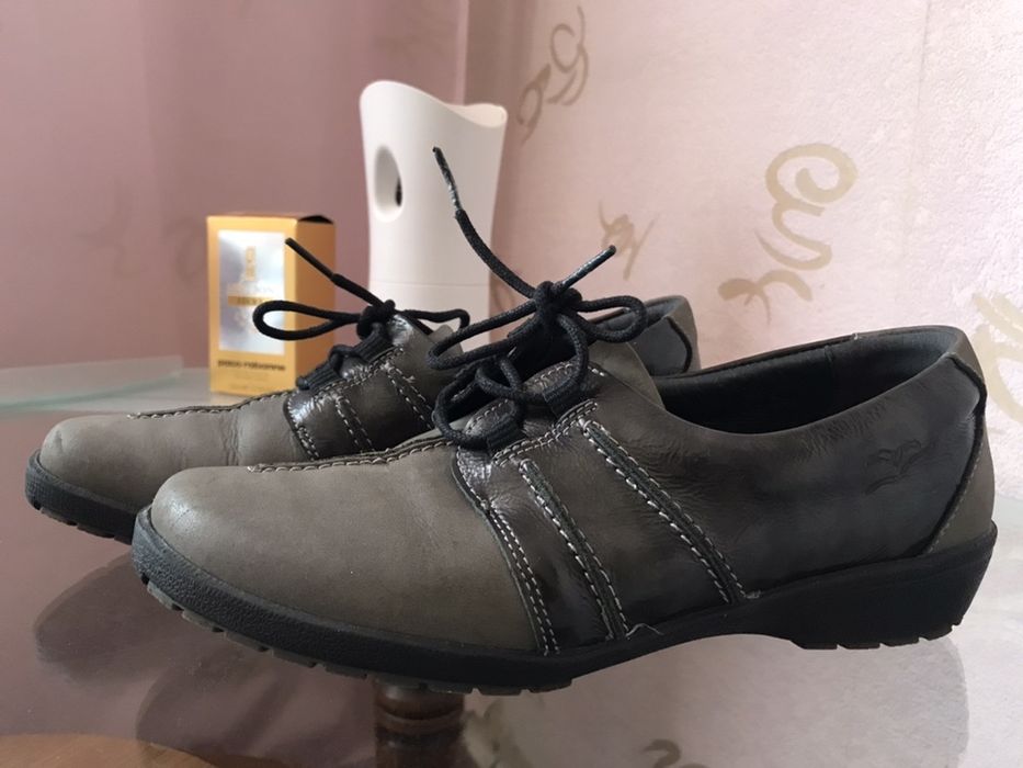 Кожаные женские туфли