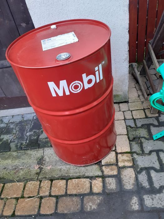 Beczki 200l  60l na wodę, paliwo