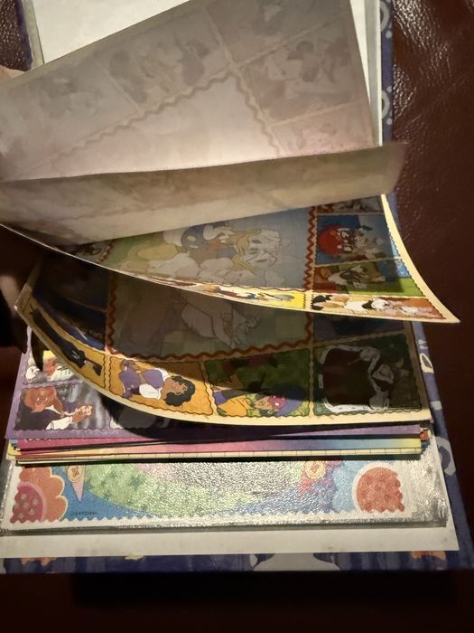 Maly segregator z karteczkami 102 szt karteczki do segregatora