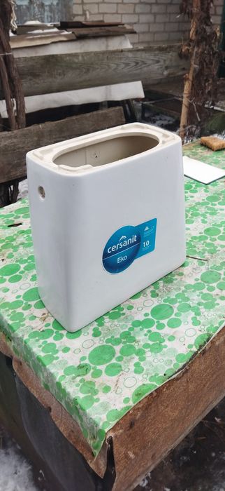 Бочки  для унитаза б/у