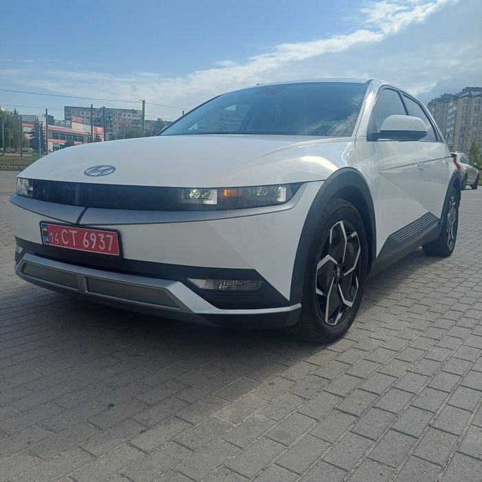Ionik 5  2023року