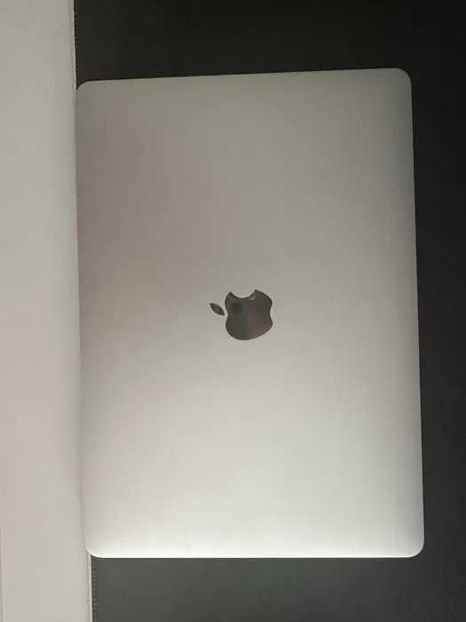 Macbook Pro 13.3Inch 2020 Touch Bar i5 Igual a NOVO