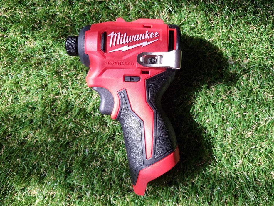 Імпакт-шуруповерт Milwaukee 3450 M12 Subcompact, безщітковий, акумуляторний