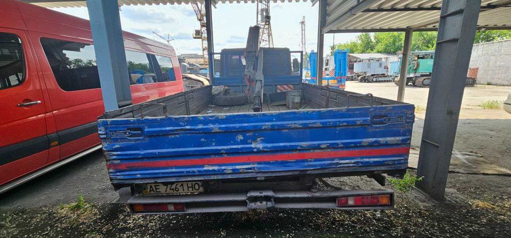 ЗИЛ 5301 (Бичок) 2005 кран-манипулятор