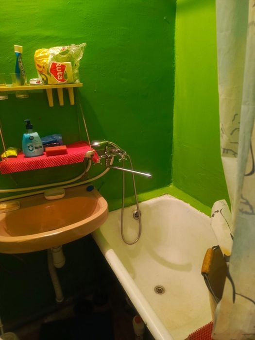 1 комн. 23 м. кв. 8/9 эт. пр. Слобожанский (середина)