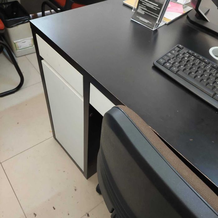 vendo 7 cadeiras vermelhas de escritório