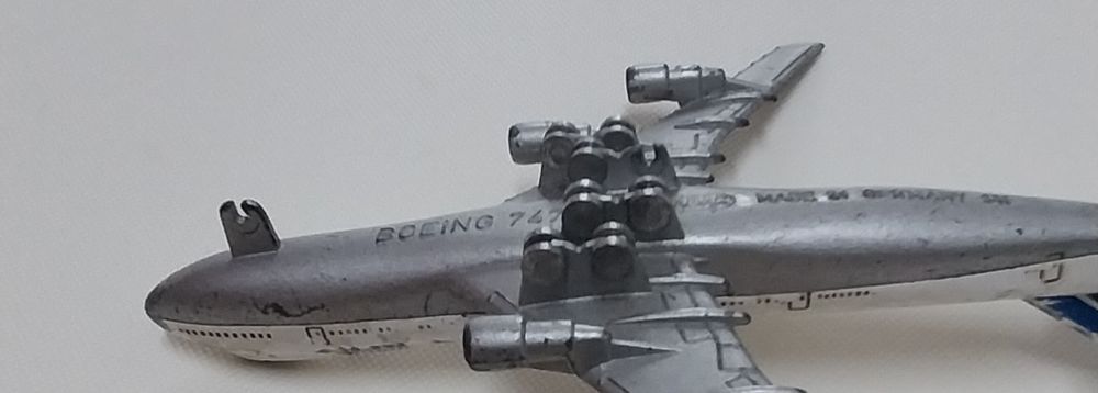 Lote de 3 miniaturas de aviões Matchbox e Schabak