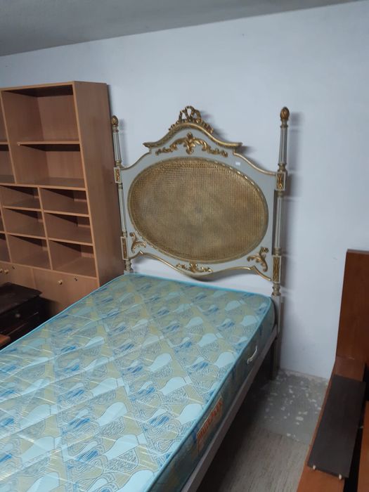 Cama de solteiro vintage