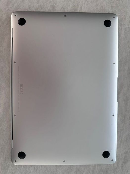 Apple Macbook Air i3 - 8GB - 256GB