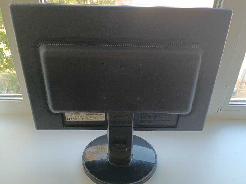 Монитор LG FLATRON W1942S