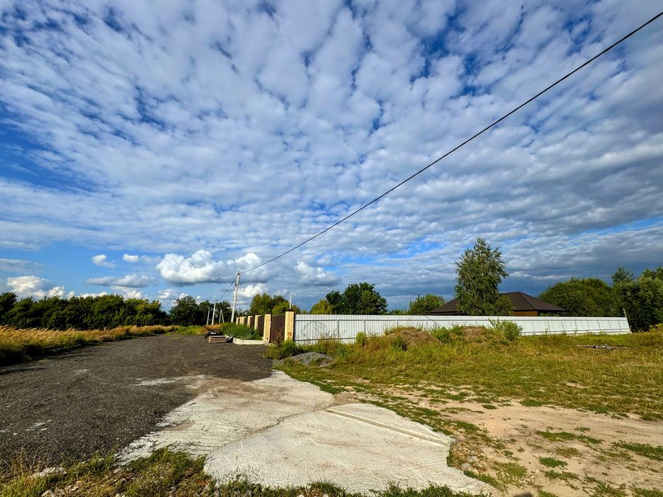 Ділянка під забудову в новому районі / Личанка