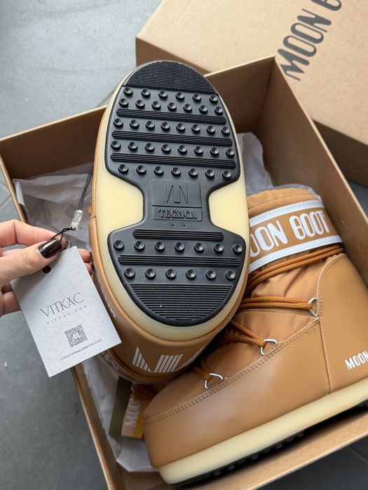 Продам оригінальні Moon boot