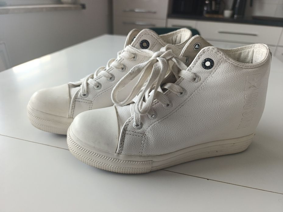 Białe buty na koturnie Big Star 39
