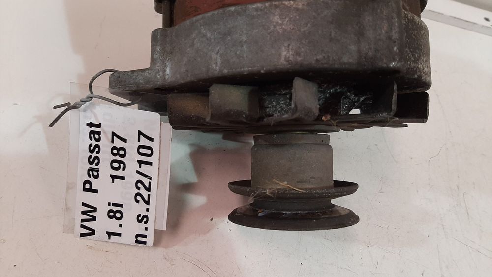 Alternador VOLKSWAGEN Passat Hatchback (32B)
