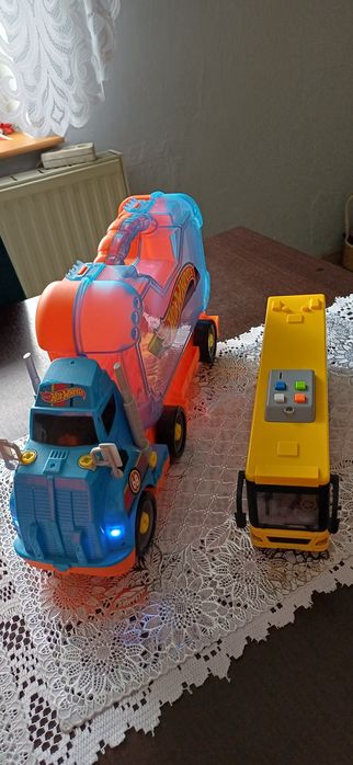 Zestaw hotwheels
