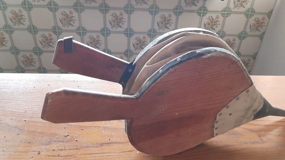 Fole antigo para lareira