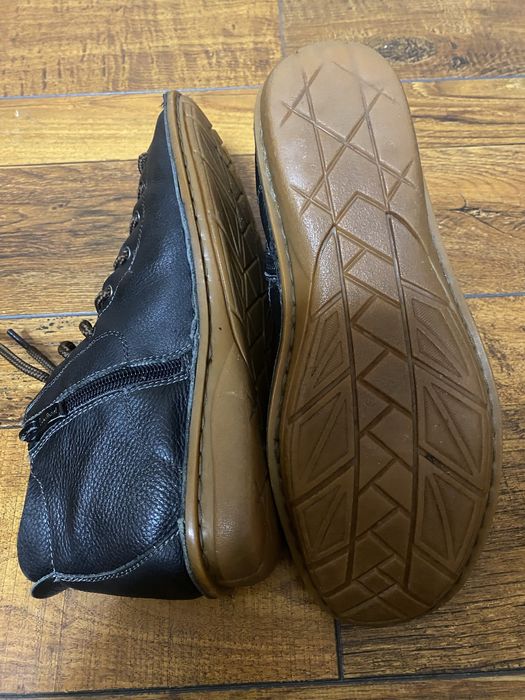 Ботинки  жіночі демі р 39 вуст 25 см з натур.  шкіри і курточка демі