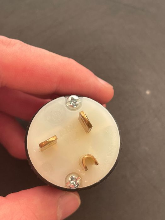 Вилка usa nema 6-20 20A