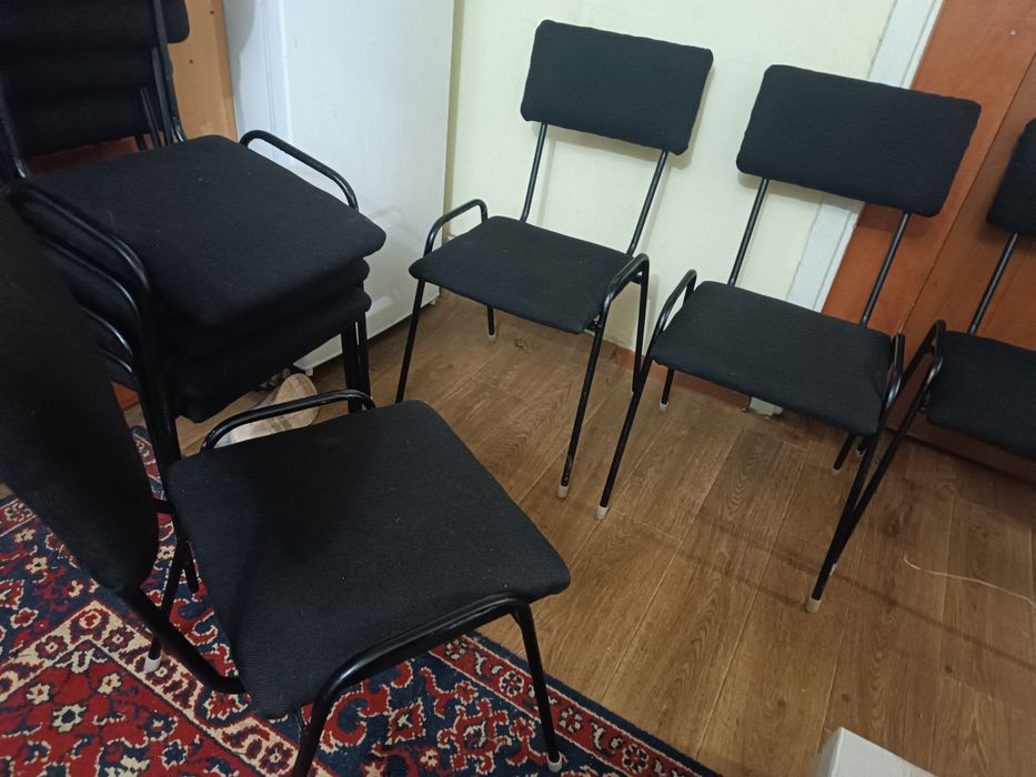 Продам стулья офисные