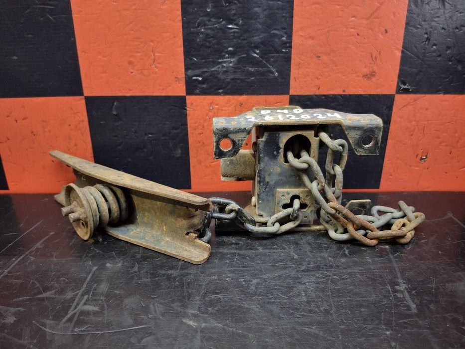 Suporte do pneu suplente TOYOTA Dyna Chassis (KD_, LY_, _Y2_, _U3_, _U