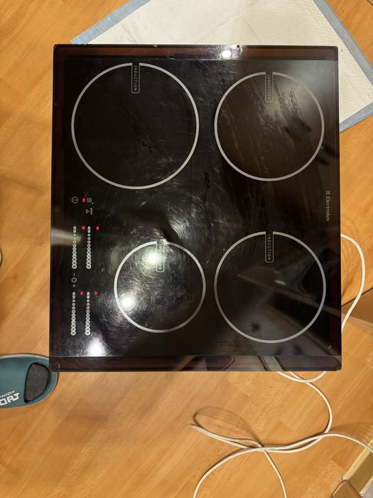 Plyta indukcyjna  Electrolux, model EHD 60020P